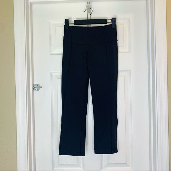 LULULEMON black "Gather and Crow Crop II" pants Size 2 - Picture 4 of 10